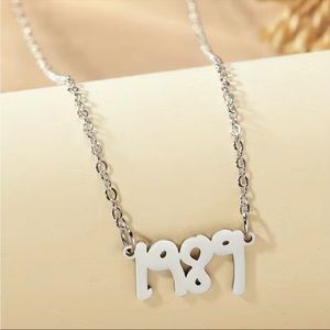 NWT 1989 stainless steel silver tone necklace new NWT eras swifie